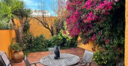 Casa amb molta llum, ampli pati i terrassa