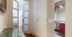 Casa amb molta llum, ampli pati i terrassa