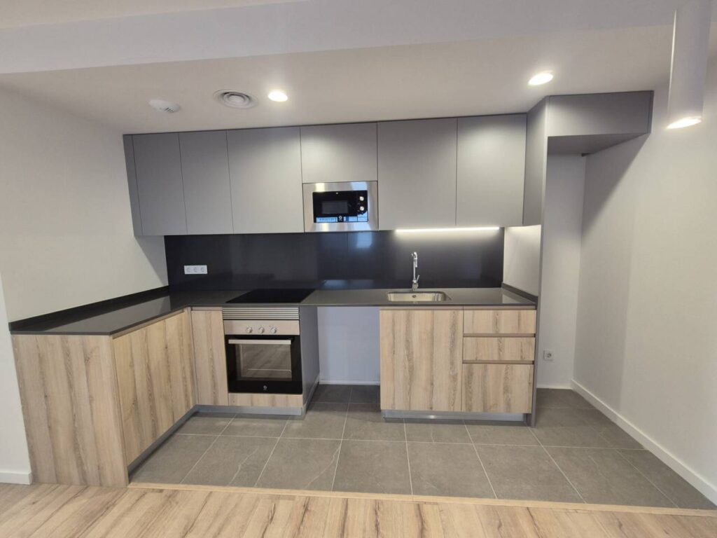 Pis nou a estrenar, amb piscina comunitària