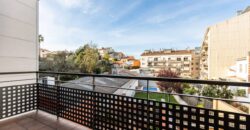 Pis amb piscina comunitària i parquing inclòs