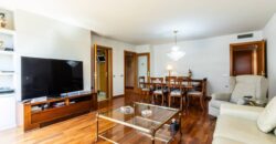Pis ampli, amb molta llum, inclou dues places d’aparcament