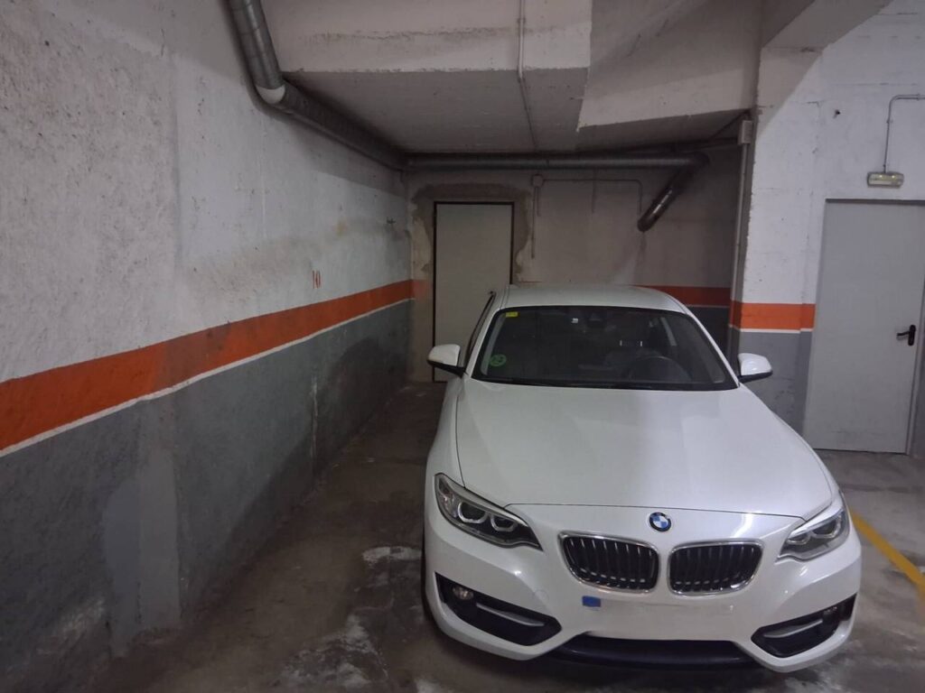 Garatge per a cotxe