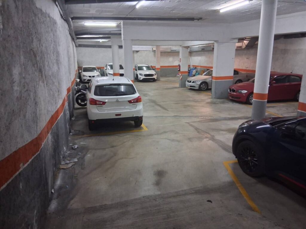 Garatge per a cotxe