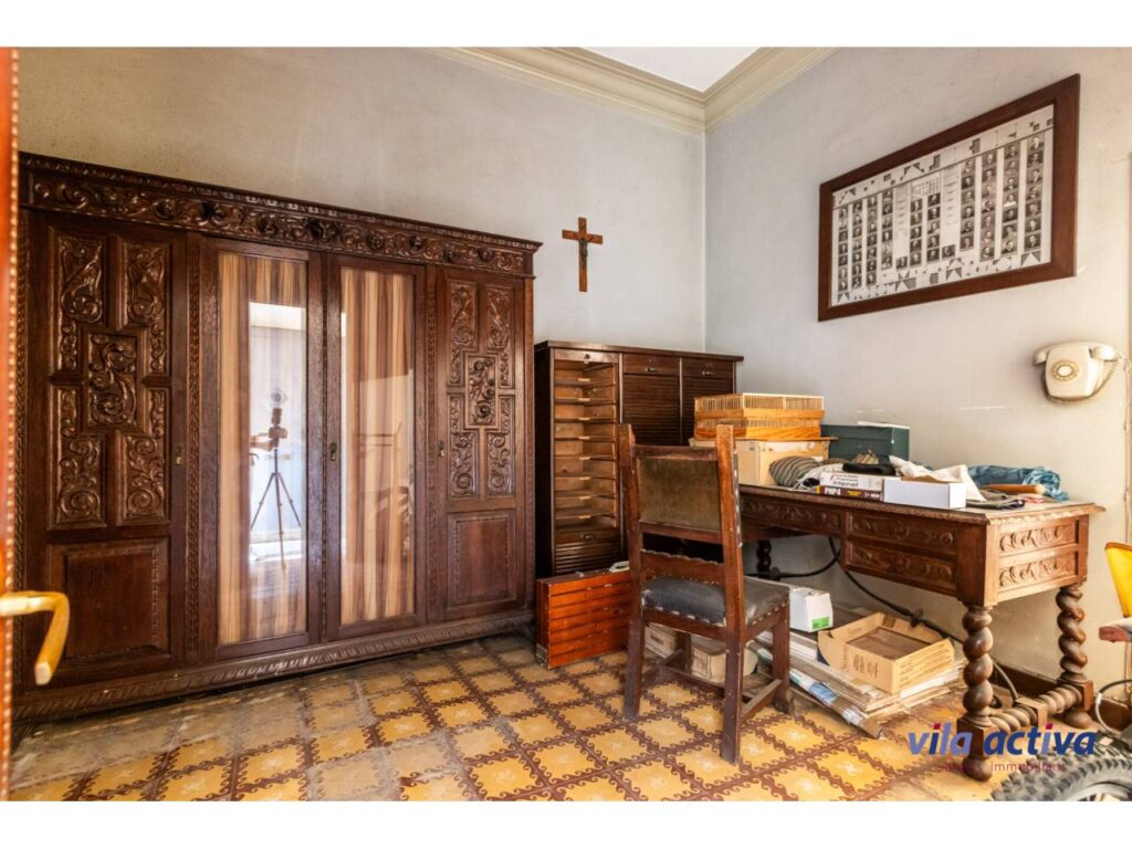 Casa àmplia, amb pati i terrasses