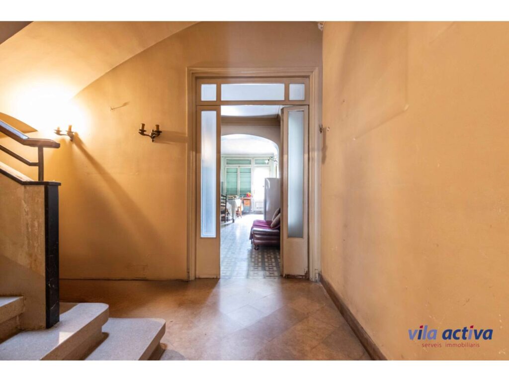 Casa àmplia, amb pati i terrasses