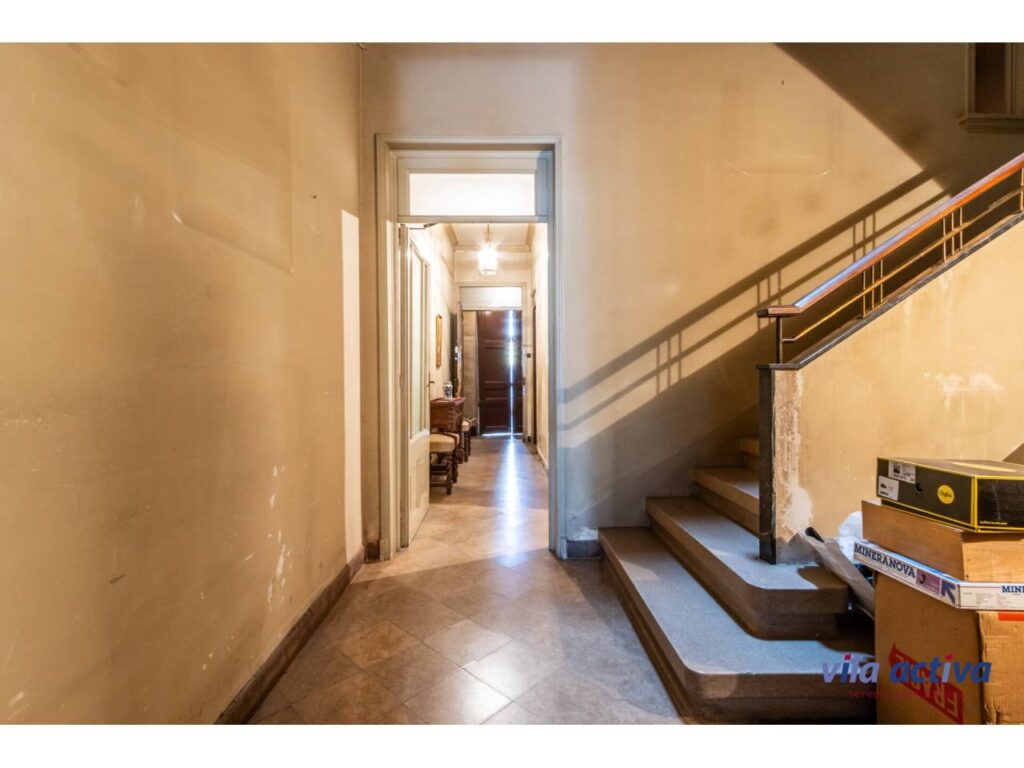 Casa àmplia, amb pati i terrasses