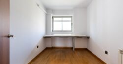 Pis ampli i amb balcó, en zona tranquil·la