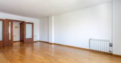 Pis ampli i amb balcó, en zona tranquil·la