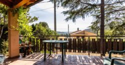 Casa amb ampli jardí, garatge i magnífiques vistes