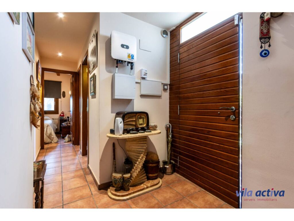 Casa amb ampli jardí, garatge i magnífiques vistes