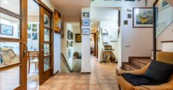 Casa amb ampli jardí, garatge i magnífiques vistes